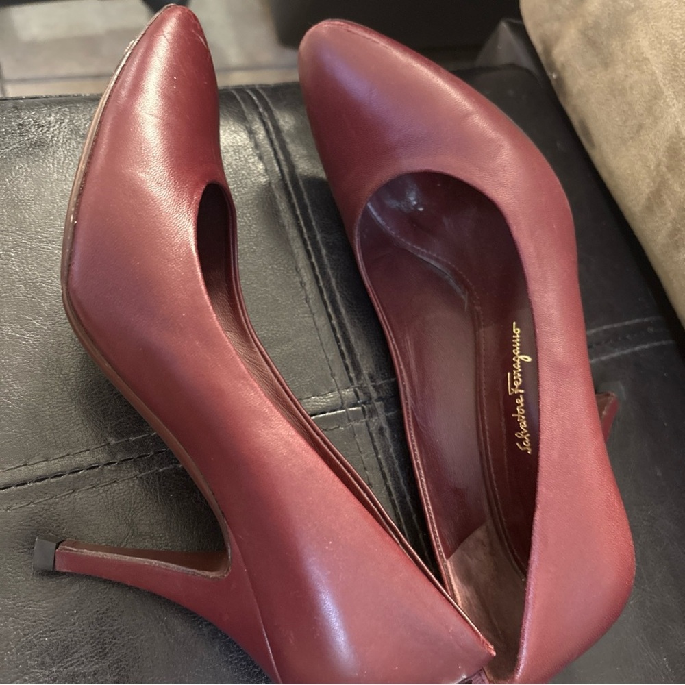 Ferragamo Judy Leather Pump Women's. Size # 7 - Picture 11 of 15